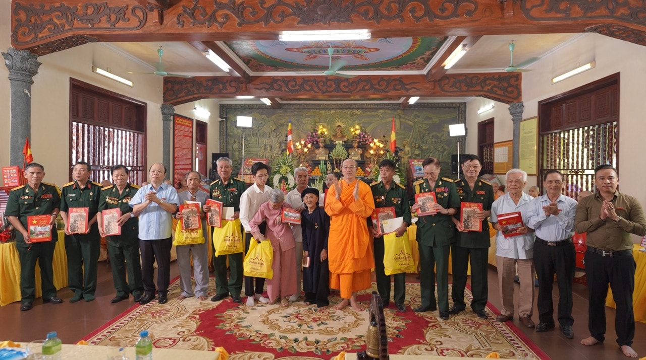 Linh nghiêm lễ tri ân, cầu siêu anh linh các Anh hùng liệt sĩ tại chùa Ba Vàng -0