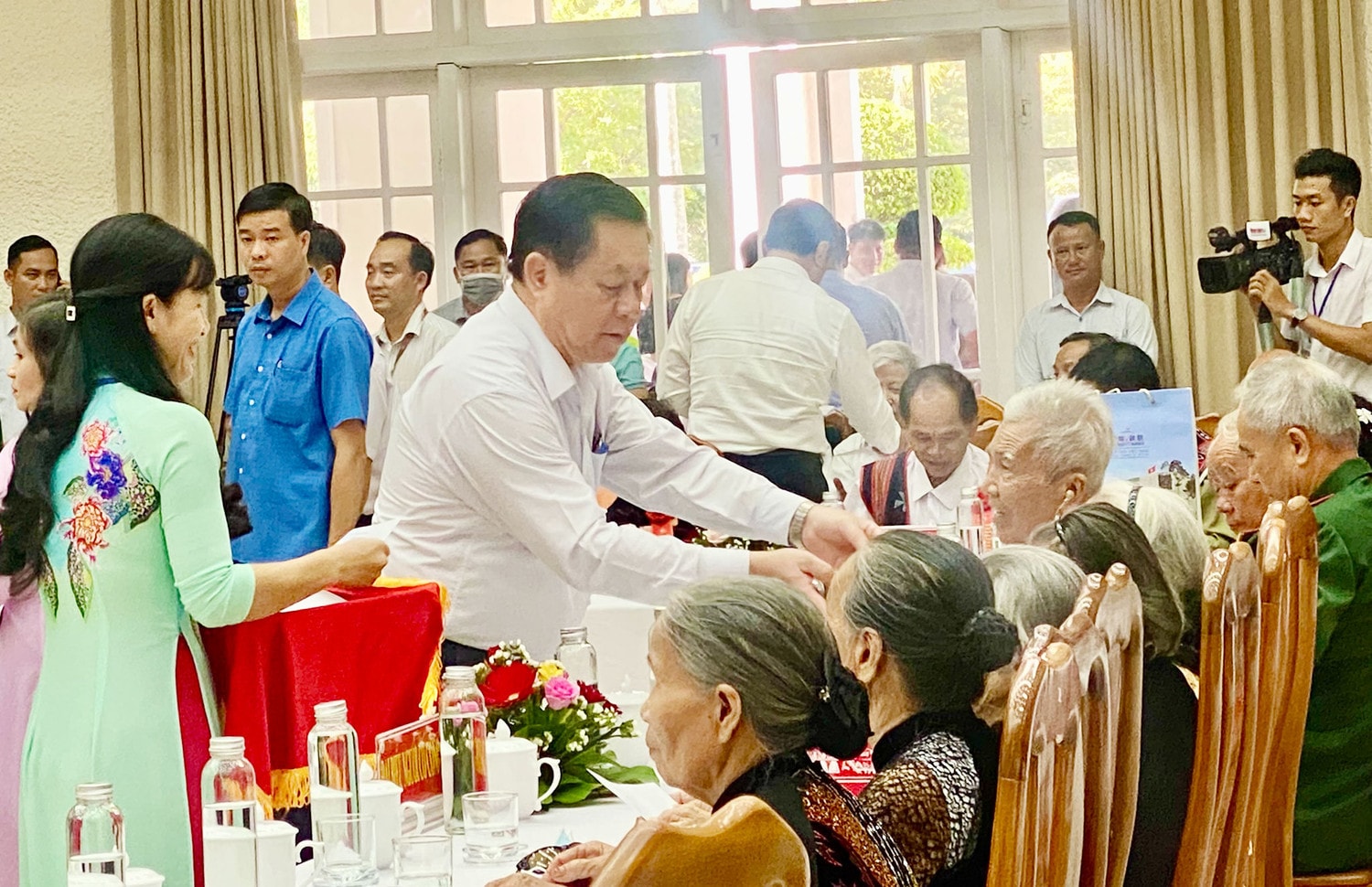 Chủ tịch Quốc hội Vương Đình Huệ gặp mặt người có công, thân nhân liệt sỹ tiêu biểu tỉnh Quảng Nam -0