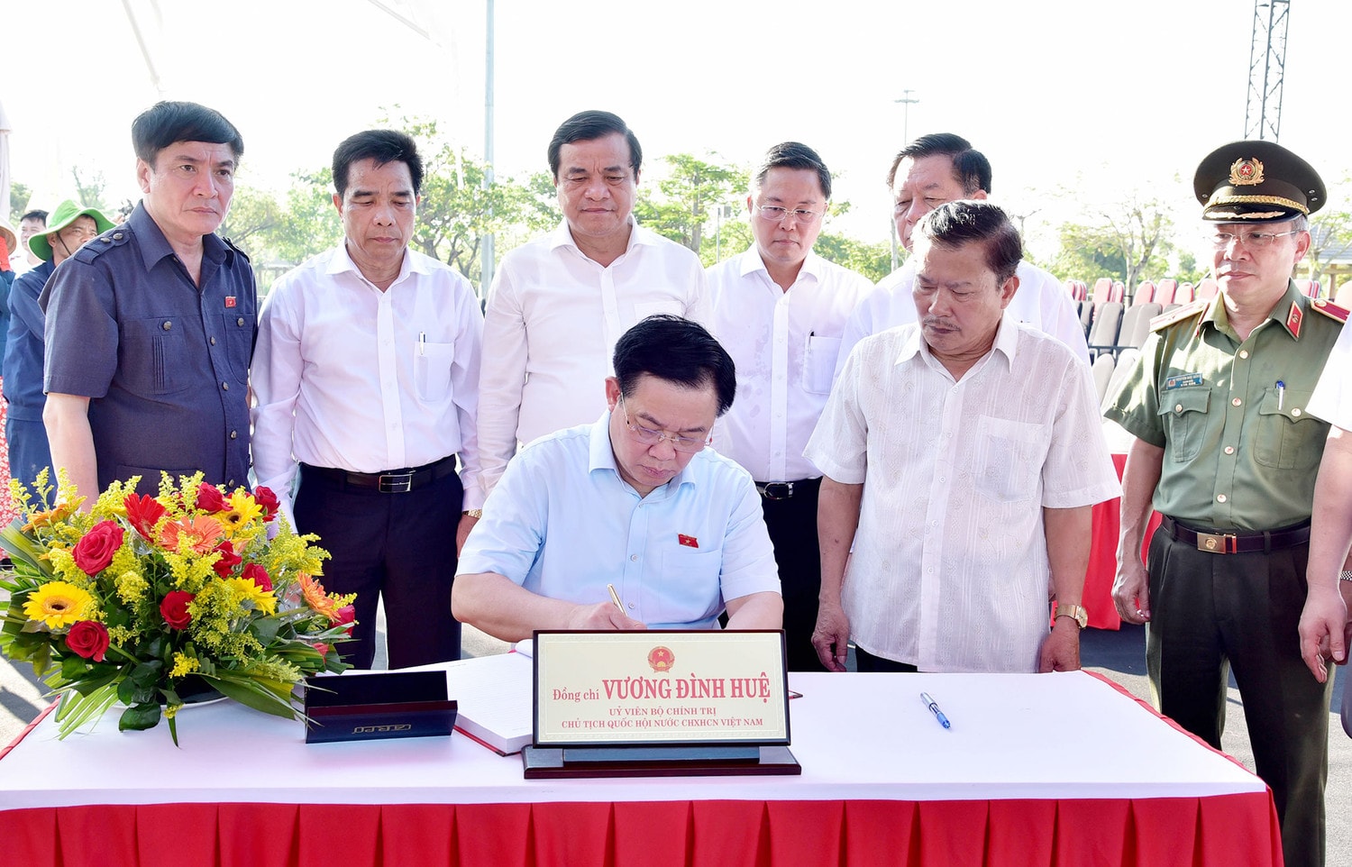 Chủ tịch Quốc hội Vương Đình Huệ gặp mặt người có công, thân nhân liệt sỹ tiêu biểu tỉnh Quảng Nam -0