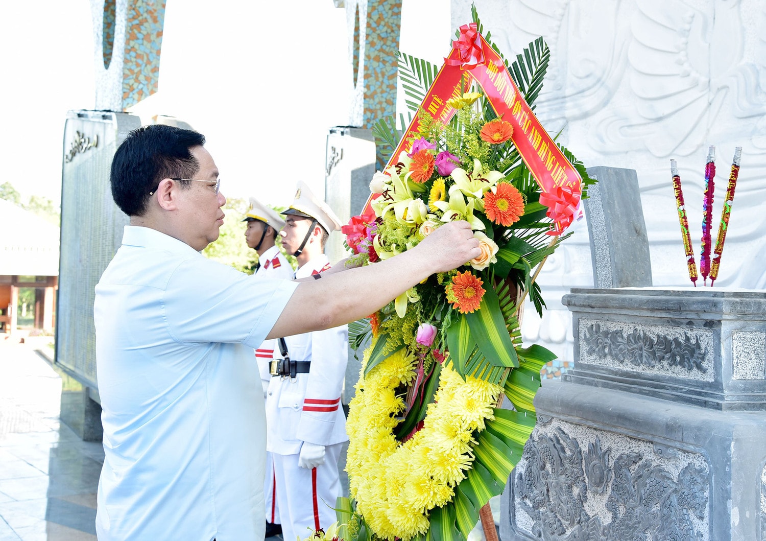 Chủ tịch Quốc hội Vương Đình Huệ gặp mặt người có công, thân nhân liệt sỹ tiêu biểu tỉnh Quảng Nam -0