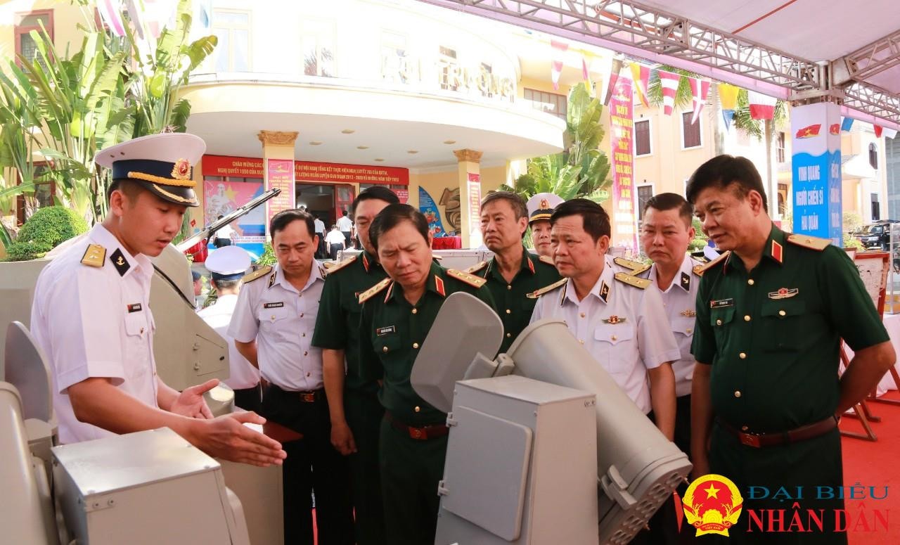 Thượng tướng Nguyễn Tân Cương dự và chỉ đạo Hội nghị tổng kết thực hiện Nghị quyết số 765 tại Quân chủng Hải quân -0