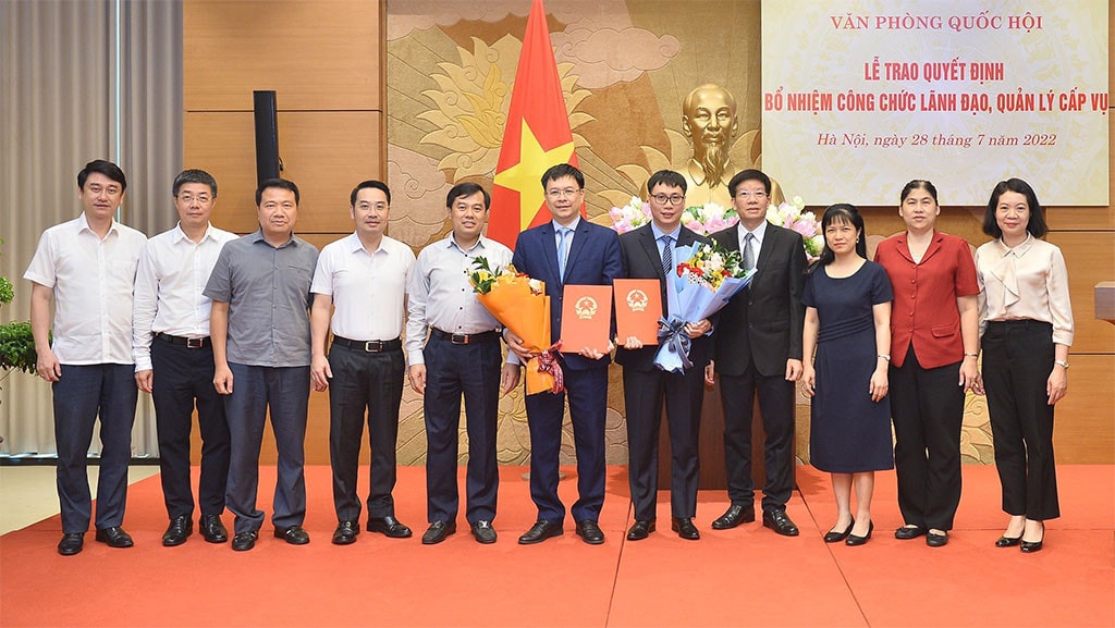 Văn phòng Quốc hội trao quyết định bổ nhiệm công chức lãnh đạo, quản lý cấp Vụ -1
