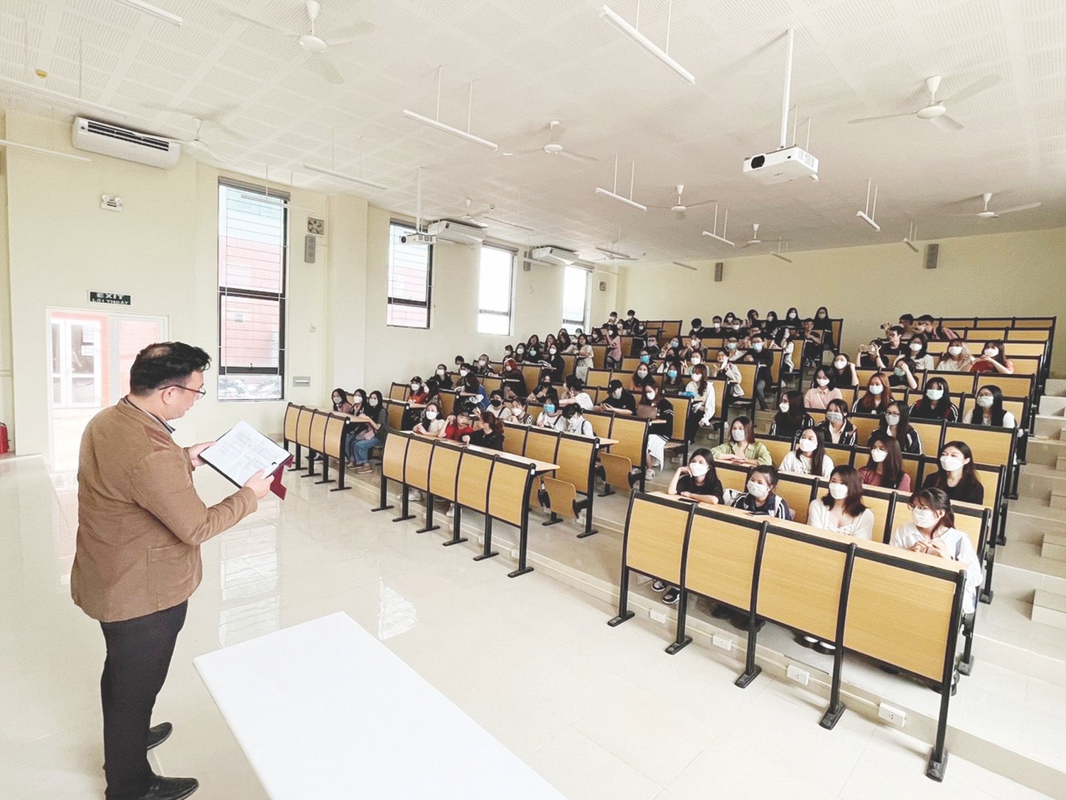 Đại học Quốc gia Hà Nội khánh thành tổ hợp giảng đường đầu tiên tại Hòa Lạc -0
