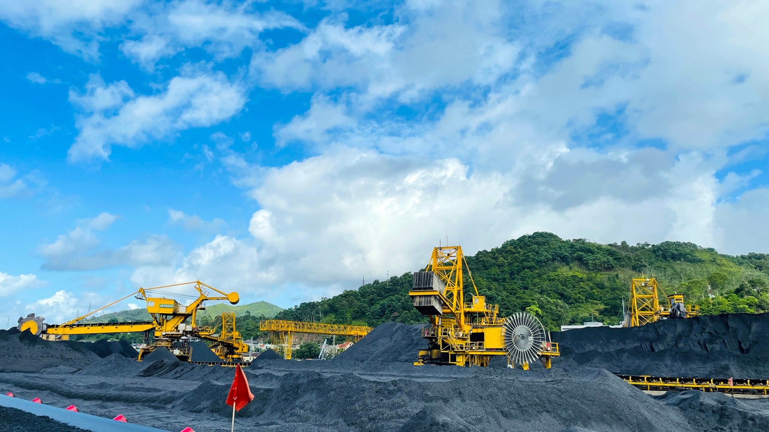 TKV đảm bảo vừa sản xuất, vừa chống dịch hiệu quả -0