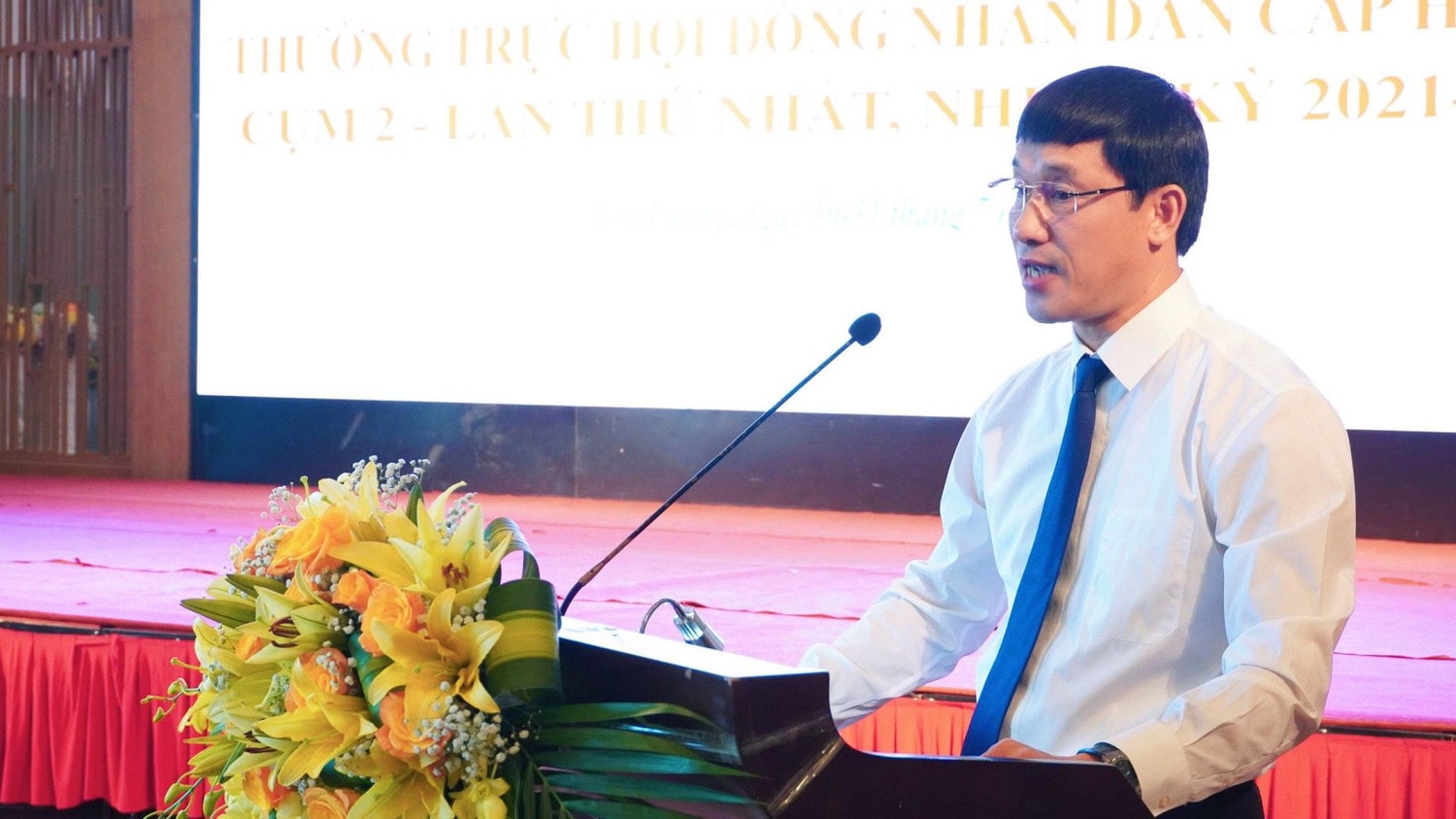 Chánh Văn phòng Đoàn ĐBQH và HĐND tỉnh Bùi Duy Sơn báo cáo đề dẫn Kinh nghiệm và giải pháp nâng cao chất lượng giám sát chuyên đề của HĐND các cấp -0
