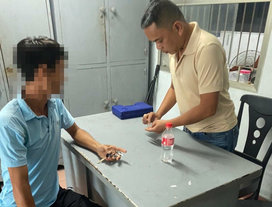 Vụ nổ súng cướp tiệm vàng ở chợ Đông: Ba Đã có người dân nhặt được vàng đến giao nộp -0