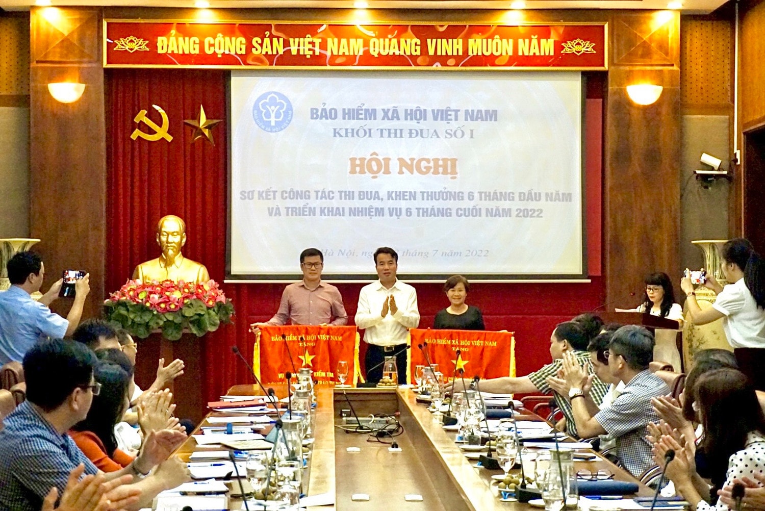 Nâng cao chất lượng công tác thi đua khen thưởng -0
