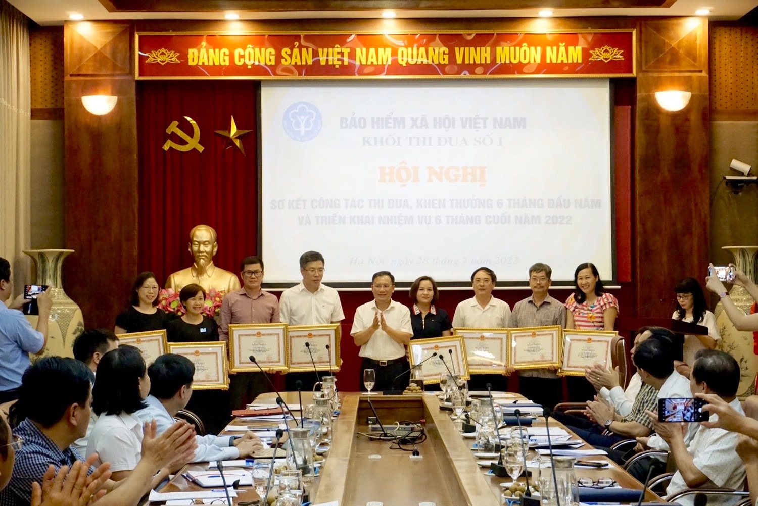 Nâng cao chất lượng công tác thi đua khen thưởng -0