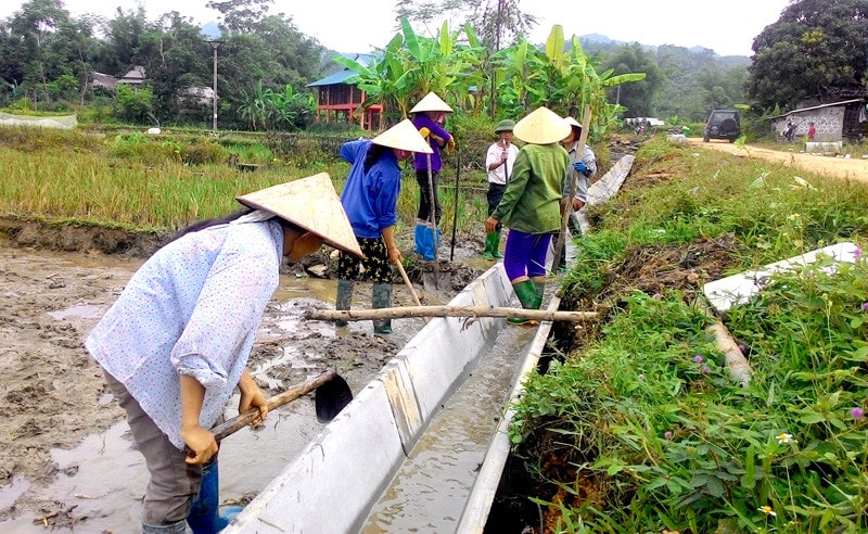 Kiên cố hoá kênh mương giúp nâng cao hiệu quả sản xuất nông nghiệp. Nguồn: ITN 