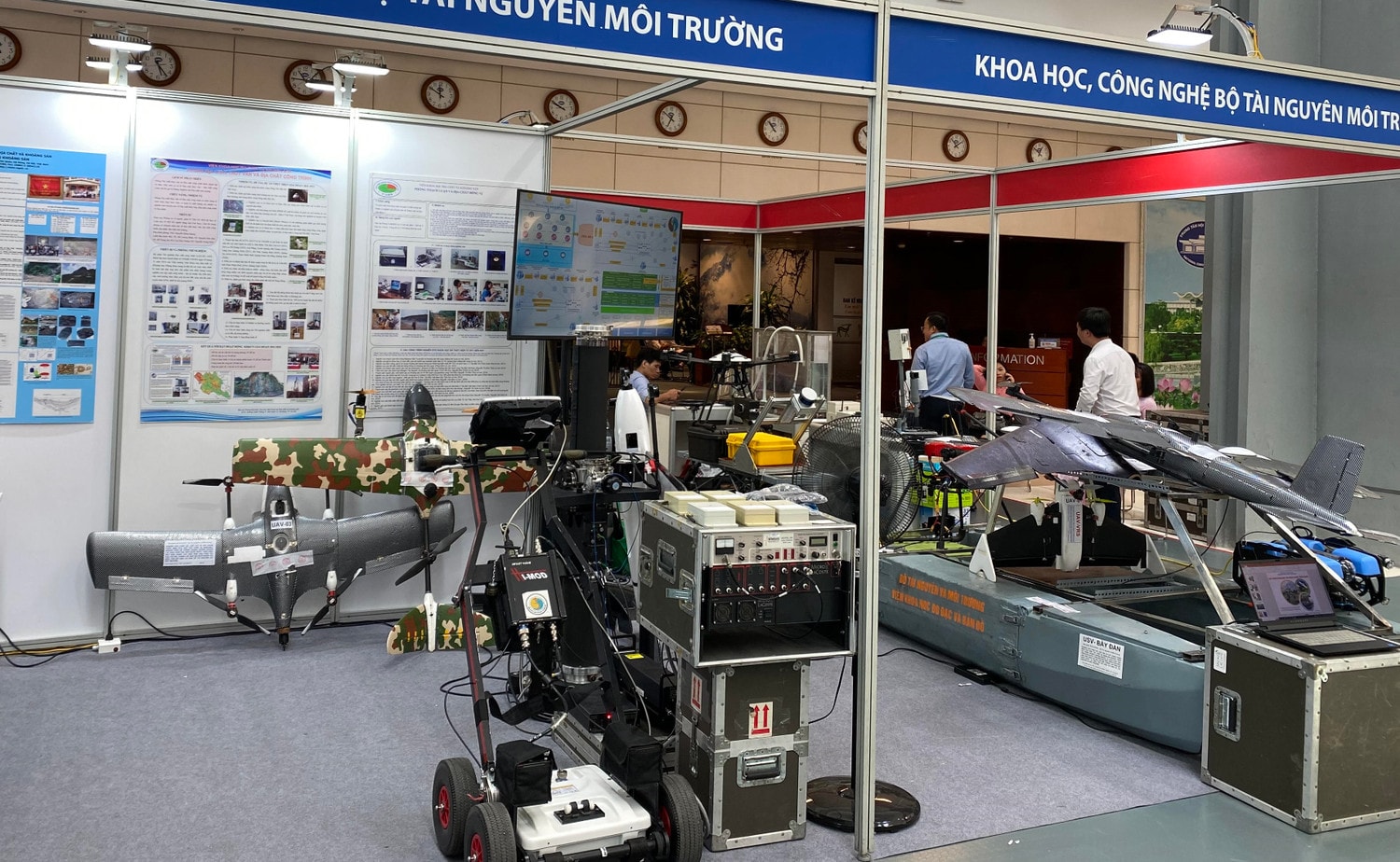Máy bay không người lái trong lĩnh vực tài nguyên và môi trường tham gia tại triển lãm 