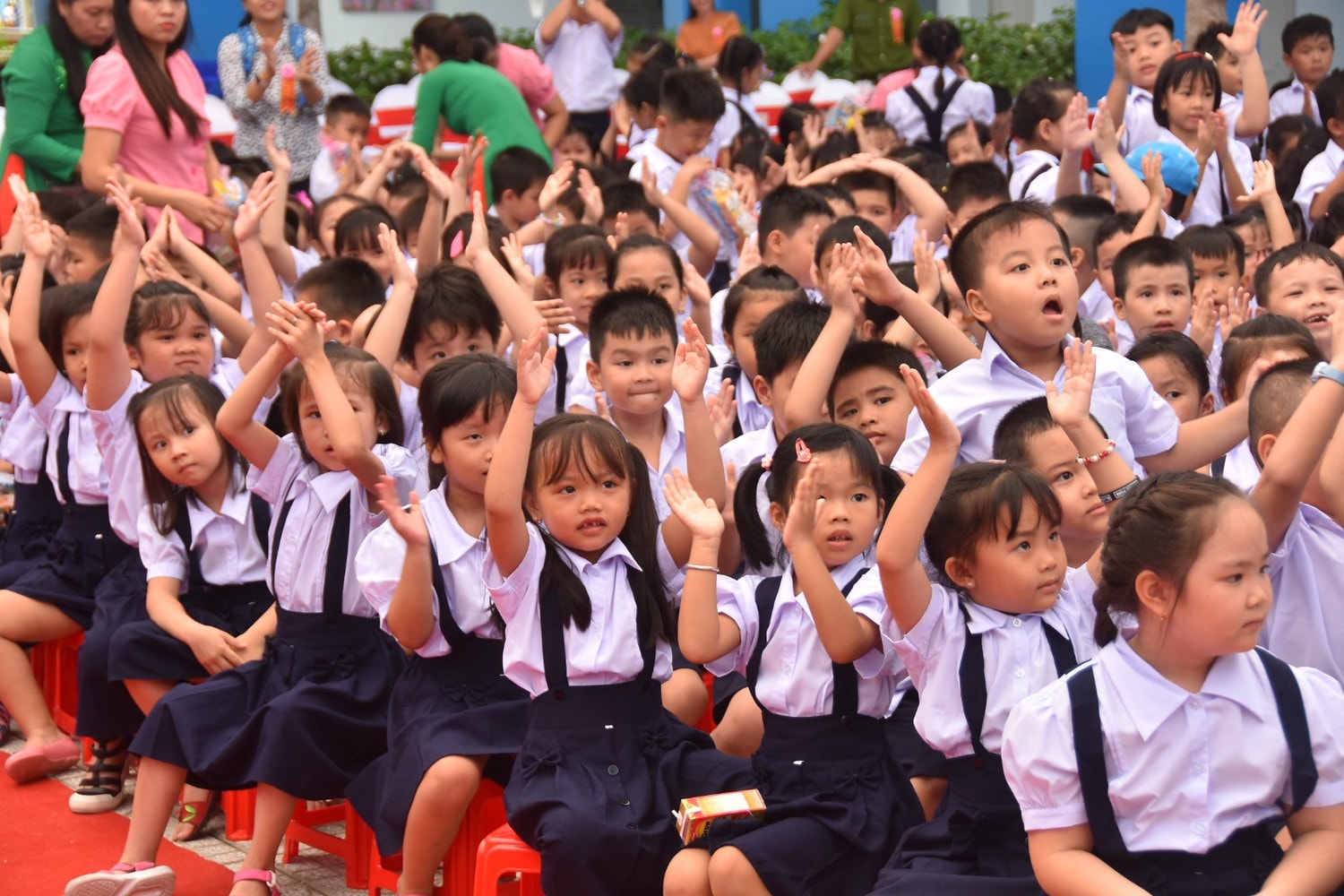 Bộ Giáo dục và Đào tạo ban hành khung kế hoạch năm học mới -0