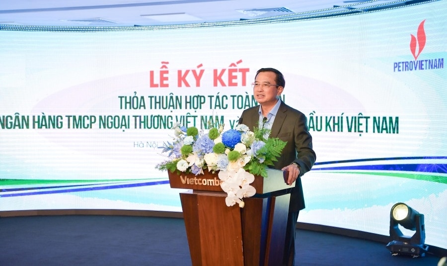 Petrovietnam và Vietcombank ký kết thỏa thuận hợp tác toàn diện -0