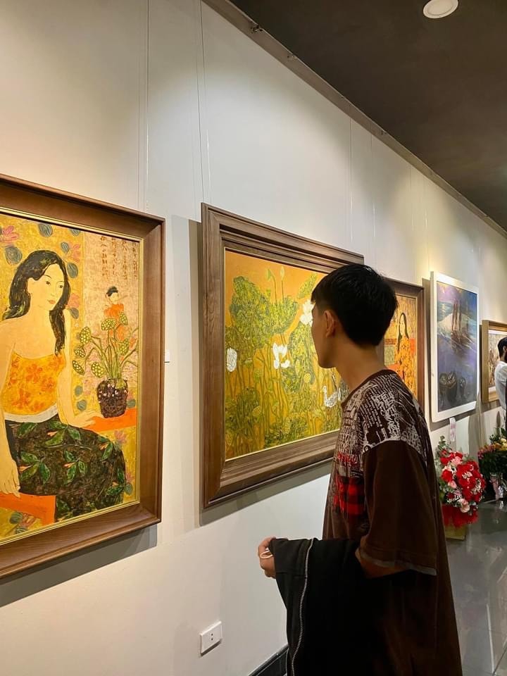 Họa sĩ xứ Nghệ kể “Câu chuyện nhỏ” tại Hà Nội -0