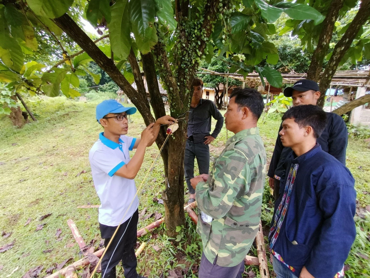 Nâng cao năng lực làm du lịch sinh thái cho cộng đồng dân tộc thiểu số -0