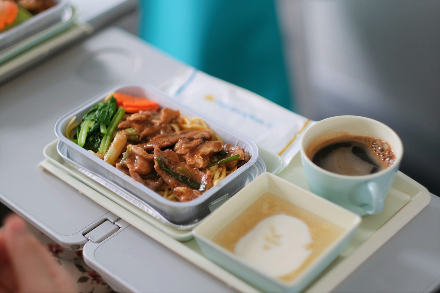 Hạng Phổ thông có thêm các món ăn mới với thiết kế đầy đặn và hương vị hài hòa, hấp dẫn Hành khách Vietnam Airlines thưởng thức “bản giao hưởng ẩm thực” mới -0