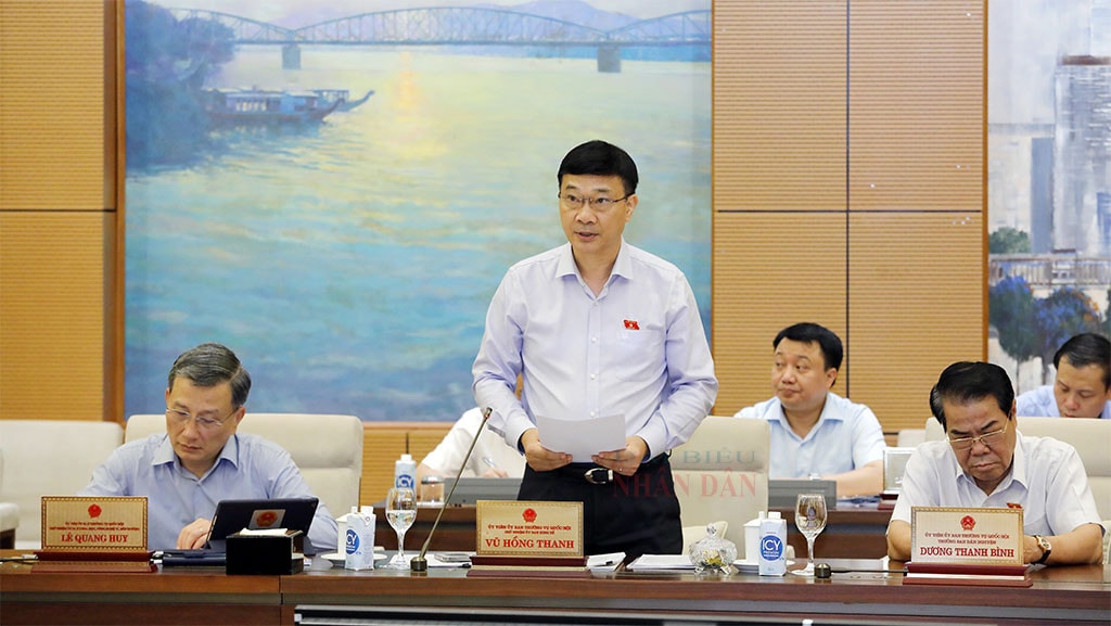 Một số hình ảnh Ủy ban Thường vụ Quốc hội cho ý kiến về dự án Luật Dầu khí (sửa đổi)
