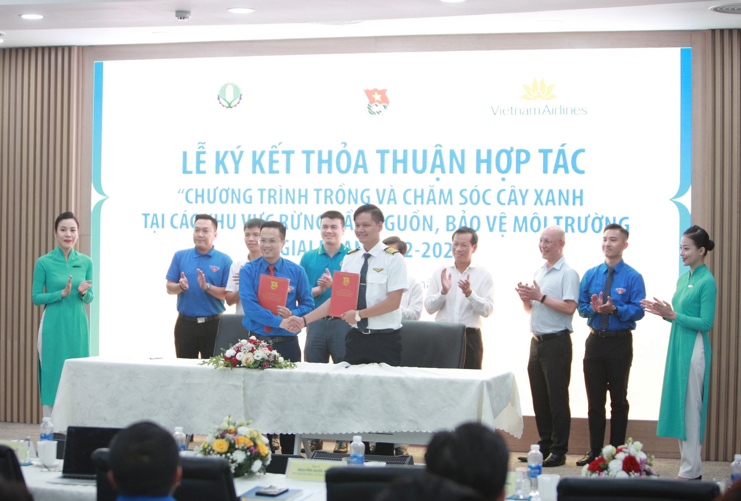 Lễ ký kết thỏa thuận hợp tác giữa Đoàn Thanh niên Bộ Nông nghiệp và Phát triển nông thôn và Đoàn Thanh niên Đoàn Bay 919 Trồng mới 20.000 cây xanh tại rừng đầu nguồn -0