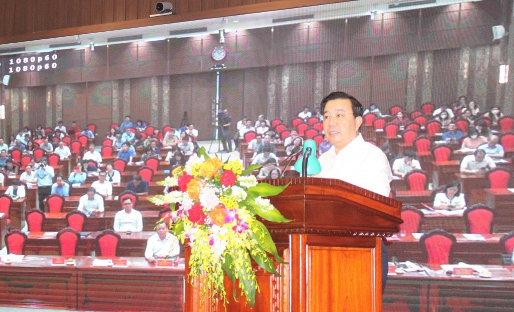 Phó Chủ tịch UBND TP Hà Nội Chử Xuân Dũng khái quát những nội dung chủ yếu của Kế hoạch số 217/KH-UBND về thực hiện Nghị quyết số 09-NQ/TU Ảnh: Itn