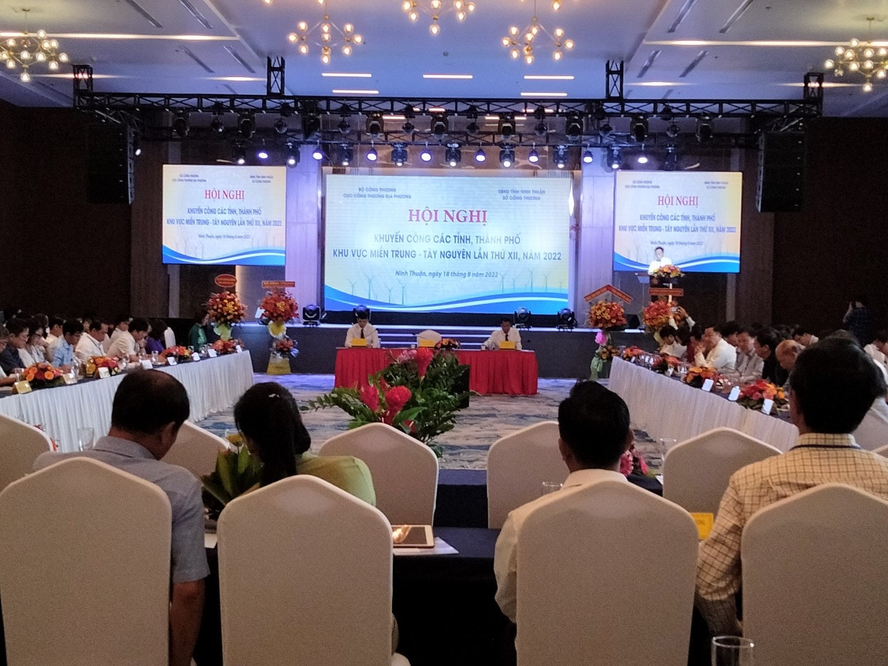 Toàn cảnh hội nghị
