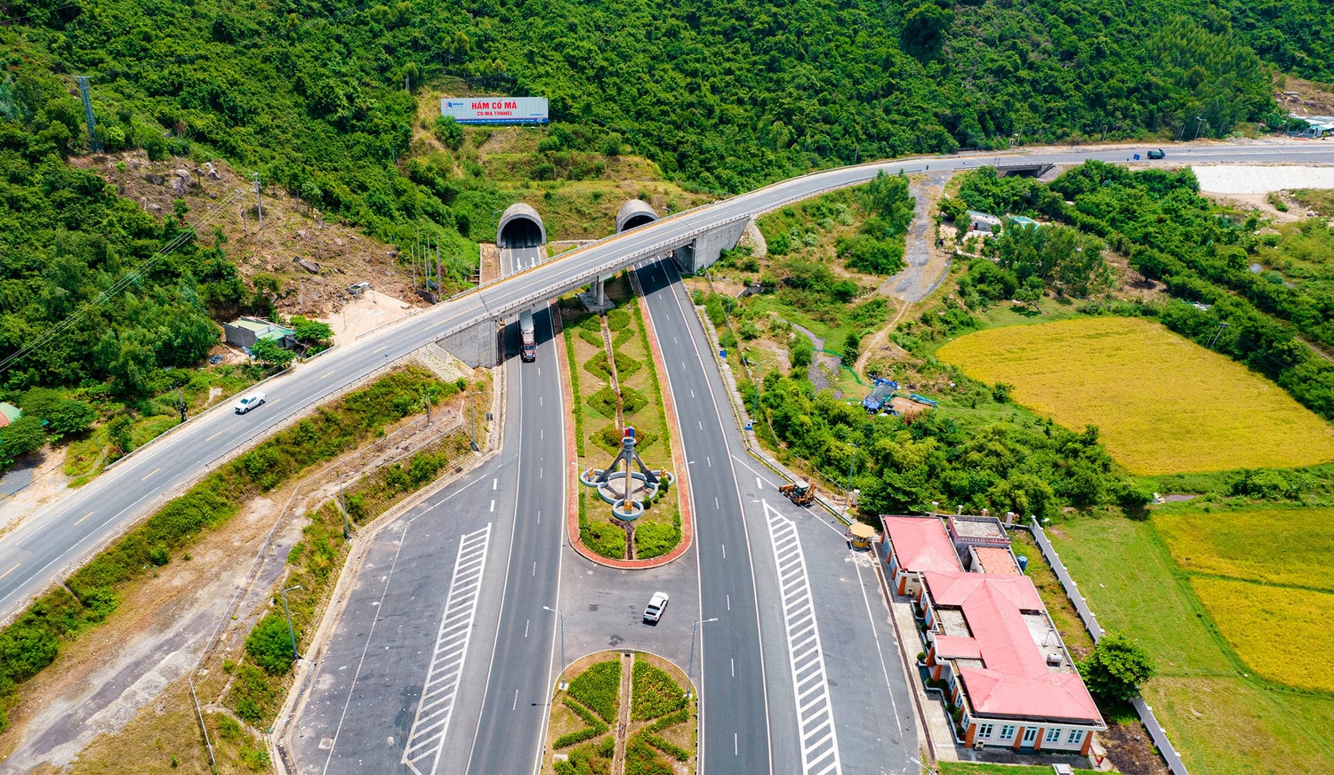 5 năm, hơn 10,2 triệu lượt xe an toàn qua hầm Đèo Cả -0