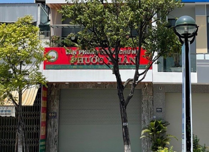 Tầng 1 của Văn phòng Công chứng Phước Nhân, số 696 đường Nguyễn Hữu Thọ, phường Khuê Trung, quận Cẩm Lệ, TP Đà Nẵng Nguyên Giám đốc chi nhánh ngân hàng “tố” Văn phòng công chứng vi phạm quy tắc hành nghề (Kỳ 1) -0