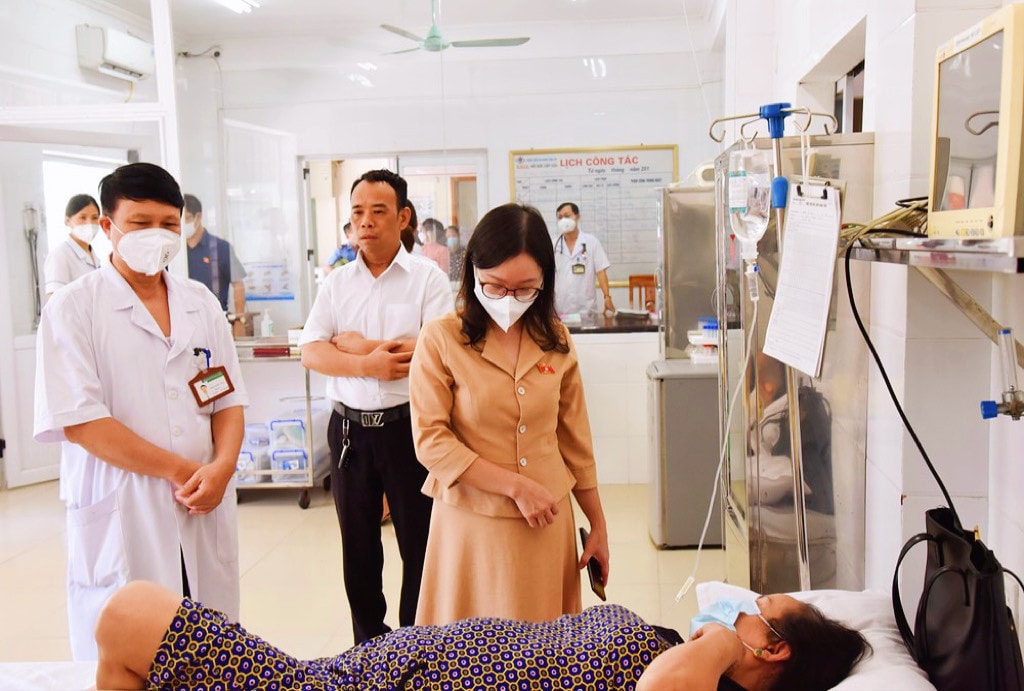 Phó Trưởng Đoàn ĐBQH tỉnh Nghệ An Thái Thị An Chung thăm hỏi bệnh nhân đang điều trị tại Bệnh viên Đa khoa Thái An Nâng cao hơn nữa chất lượng khám, chữa bệnh cho người dân -0