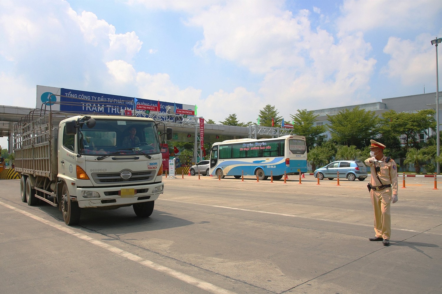 2 tháng phát hiện gần 500 nghìn trường hợp vi phạm giao thông, phạt tiền hơn 800 tỷ đồng -0