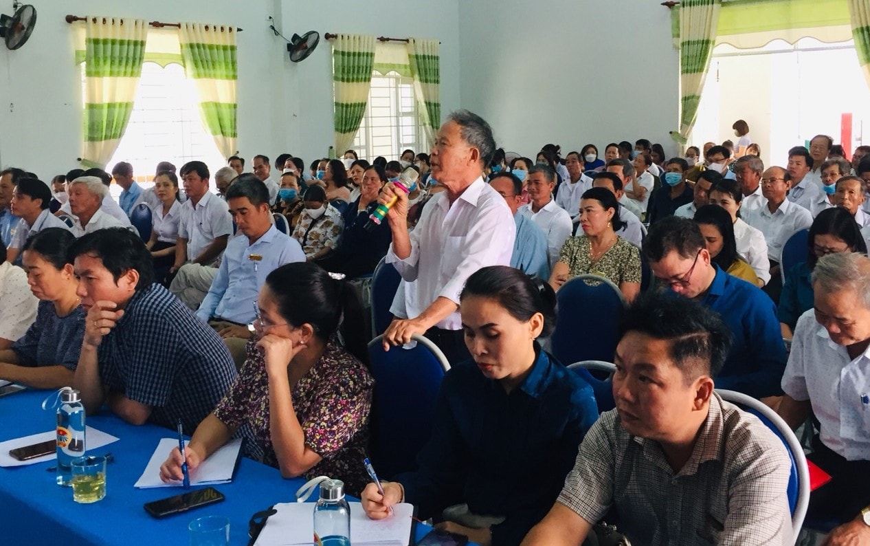 Thông qua hoạt động điều trần, HĐND thực hiện tốt chức năng đại diện của mình. Trong ảnh, cử tri Quảng Nam kiến nghị trong một buổi tiếp xúc với Tổ đại biểu HĐND tỉnh - ẢNH TẤN QUANG