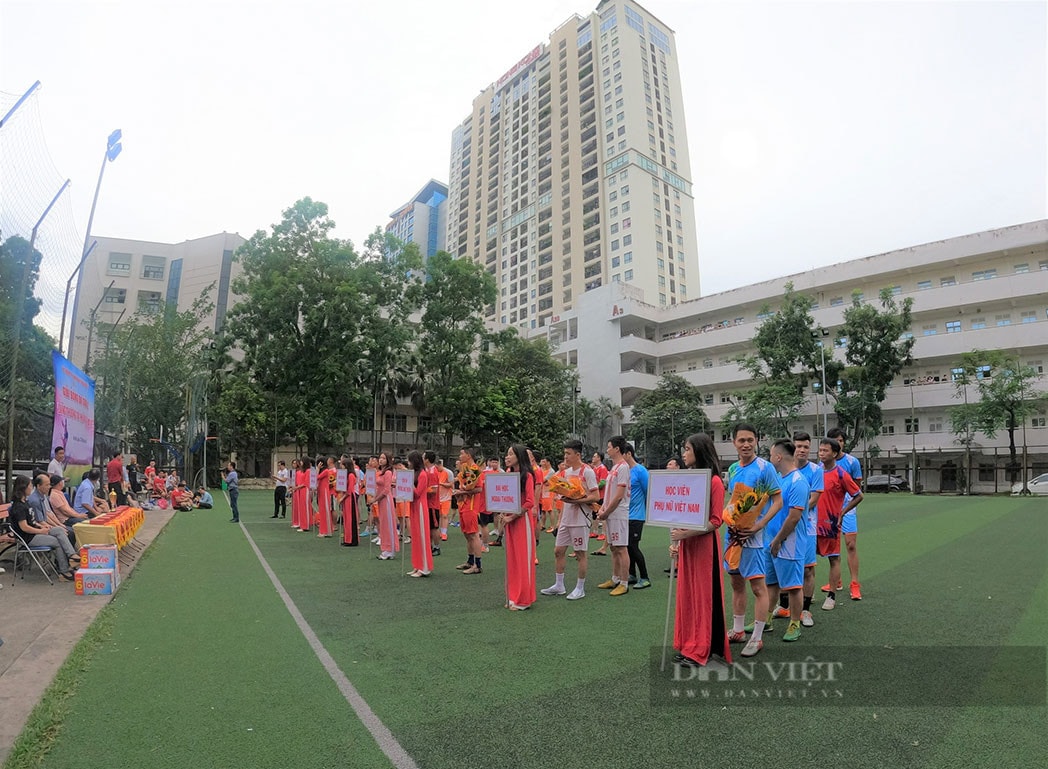 Những hình ảnh ấn tượng tại Giải bóng đá 