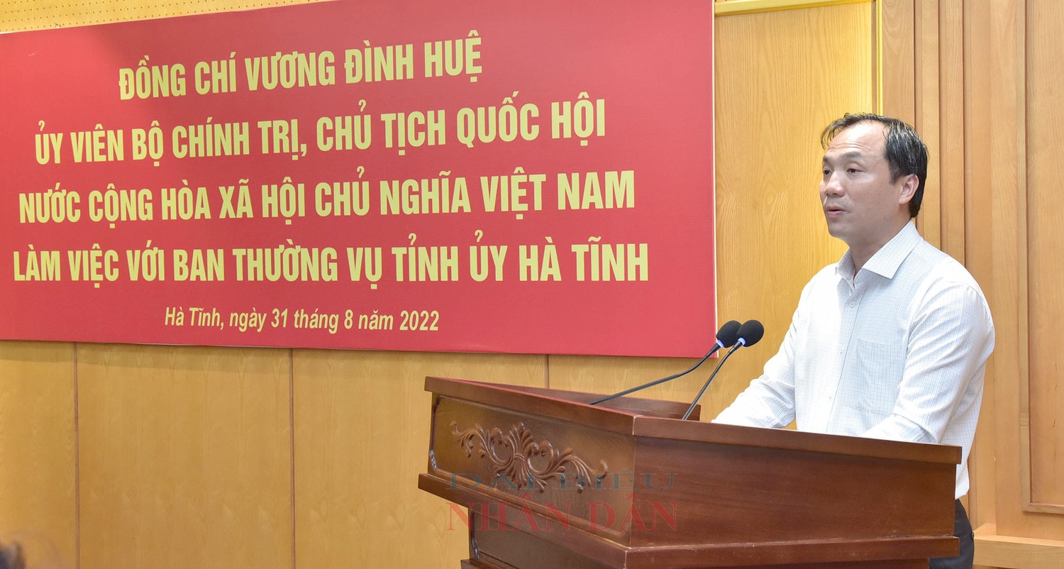 Chủ tịch Quốc hội Vương Đình Huệ làm việc với Ban Thường vụ Tỉnh ủy Hà Tĩnh