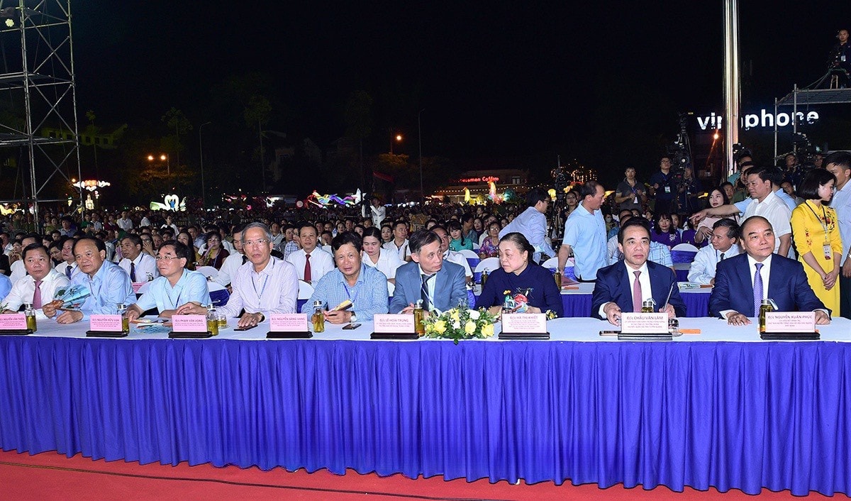 Ủy viên Bộ Chính trị, Chủ tịch nước Nguyễn Xuân Phúc dự Lễ đón nhận Bằng ghi danh “Thực hành Then của người Tày, Nùng, Thái ở Việt Nam” vào danh sách Di sản văn hóa phi vật thể đại diện của nhân loại -0