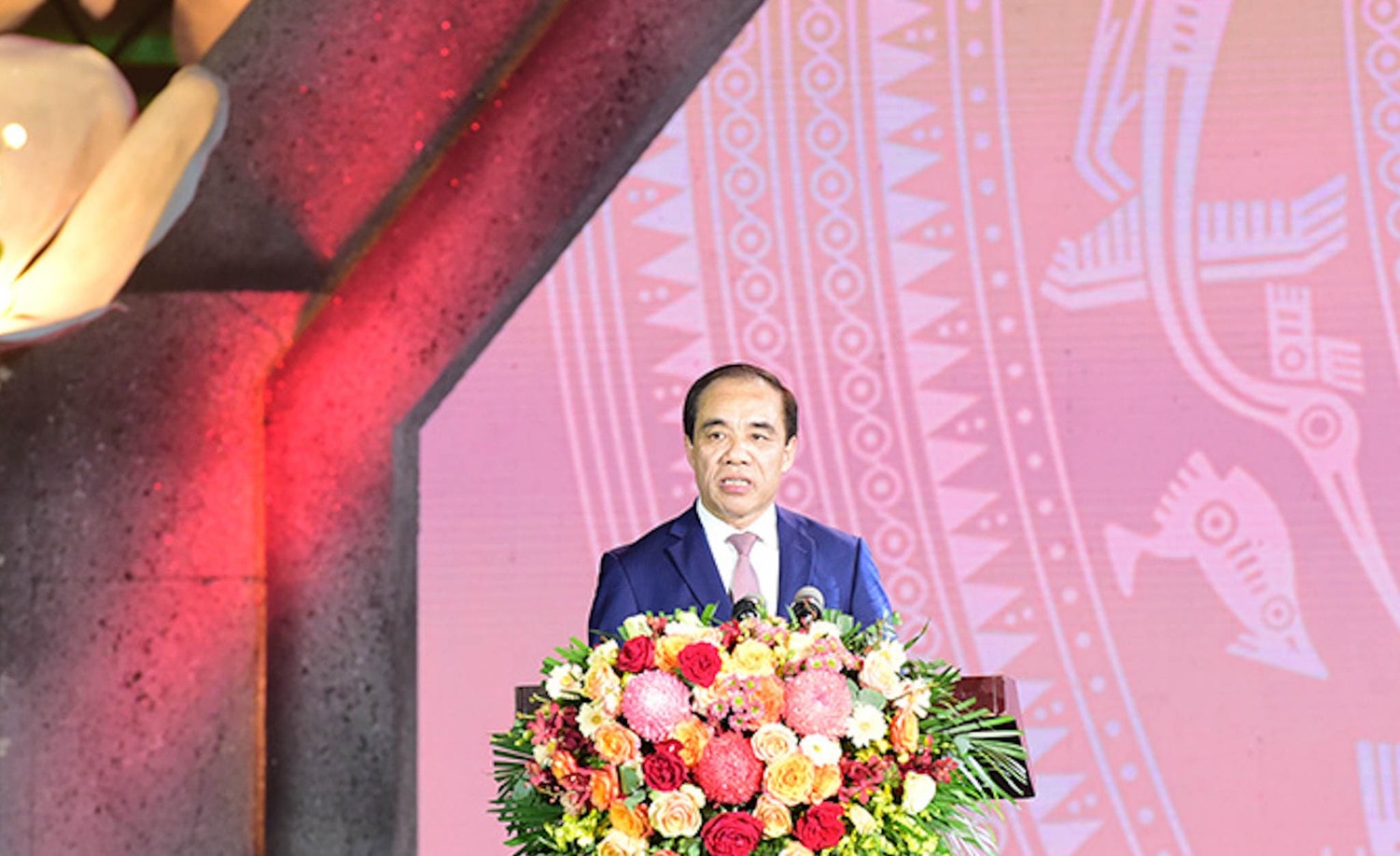 Ủy viên Bộ Chính trị, Chủ tịch nước Nguyễn Xuân Phúc dự Lễ đón nhận Bằng ghi danh “Thực hành Then của người Tày, Nùng, Thái ở Việt Nam” vào danh sách Di sản văn hóa phi vật thể đại diện của nhân loại -1