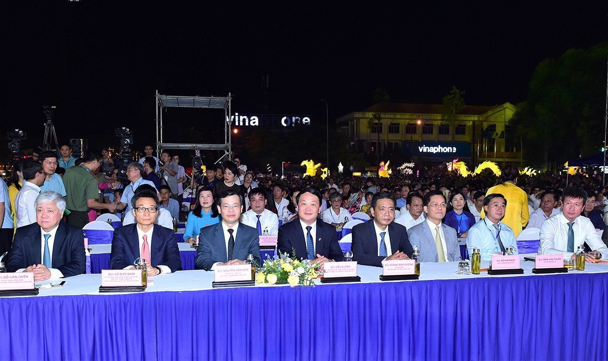 Ủy viên Bộ Chính trị, Chủ tịch nước Nguyễn Xuân Phúc dự Lễ đón nhận Bằng ghi danh “Thực hành Then của người Tày, Nùng, Thái ở Việt Nam” vào danh sách Di sản văn hóa phi vật thể đại diện của nhân loại -0