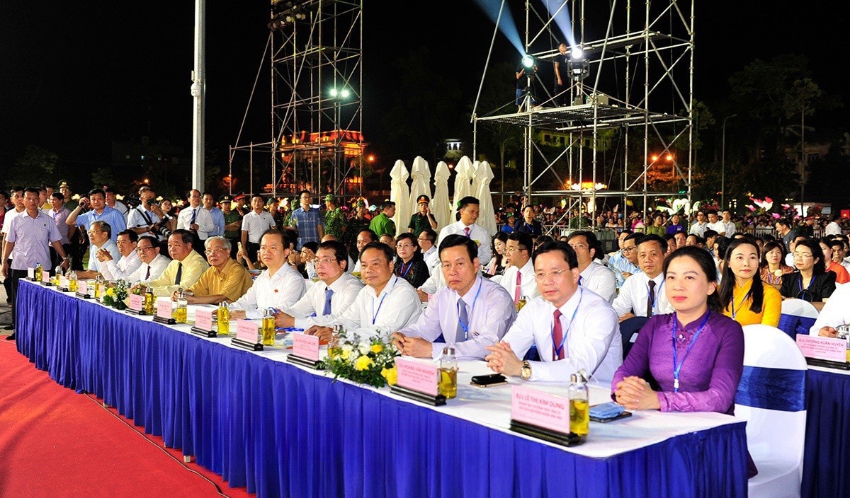 Ủy viên Bộ Chính trị, Chủ tịch nước Nguyễn Xuân Phúc dự Lễ đón nhận Bằng ghi danh “Thực hành Then của người Tày, Nùng, Thái ở Việt Nam” vào danh sách Di sản văn hóa phi vật thể đại diện của nhân loại -0