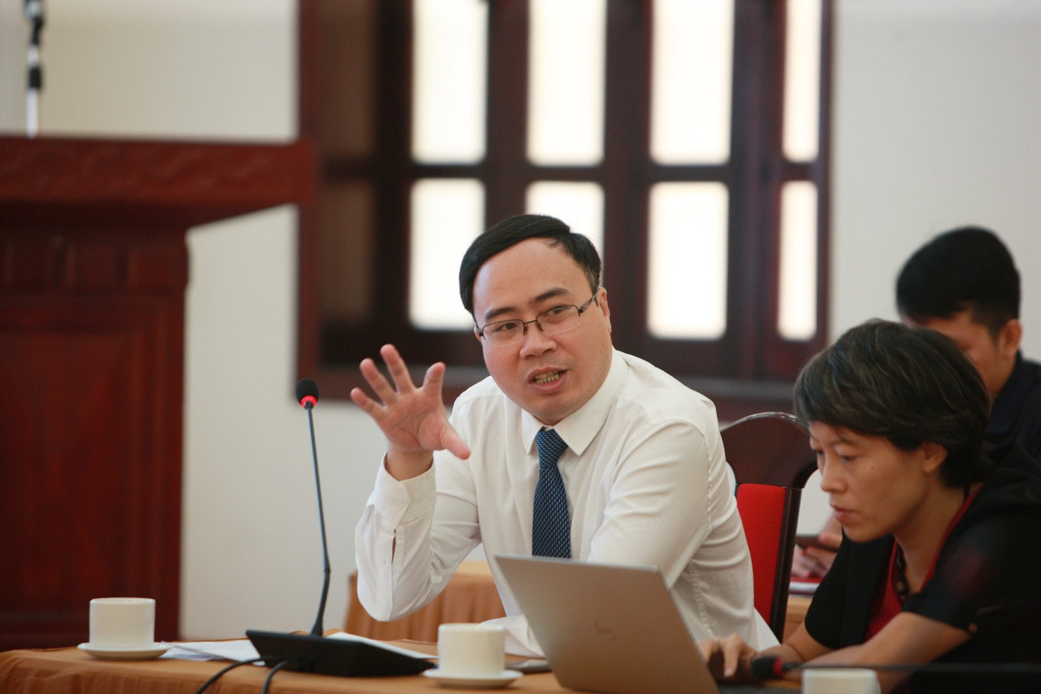 Phó Viện trưởng Viện Nghiên cứu quản lý kinh tế Trung ương TS. Đặng Đức Anh phát biểu tại hội thảo Cơ cấu lại ngành kinh tế theo cụm tạo sự đột phá cho sự phát triển -1