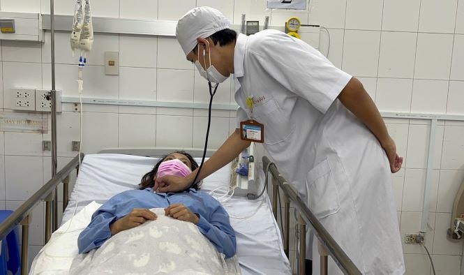 Sáng ngày 7.9, bệnh nhân đã tỉnh táo, tiếp xúc tốt Cứu sống bệnh nhân sốt xuất huyết bặng bằng kỹ thuật ECMO.