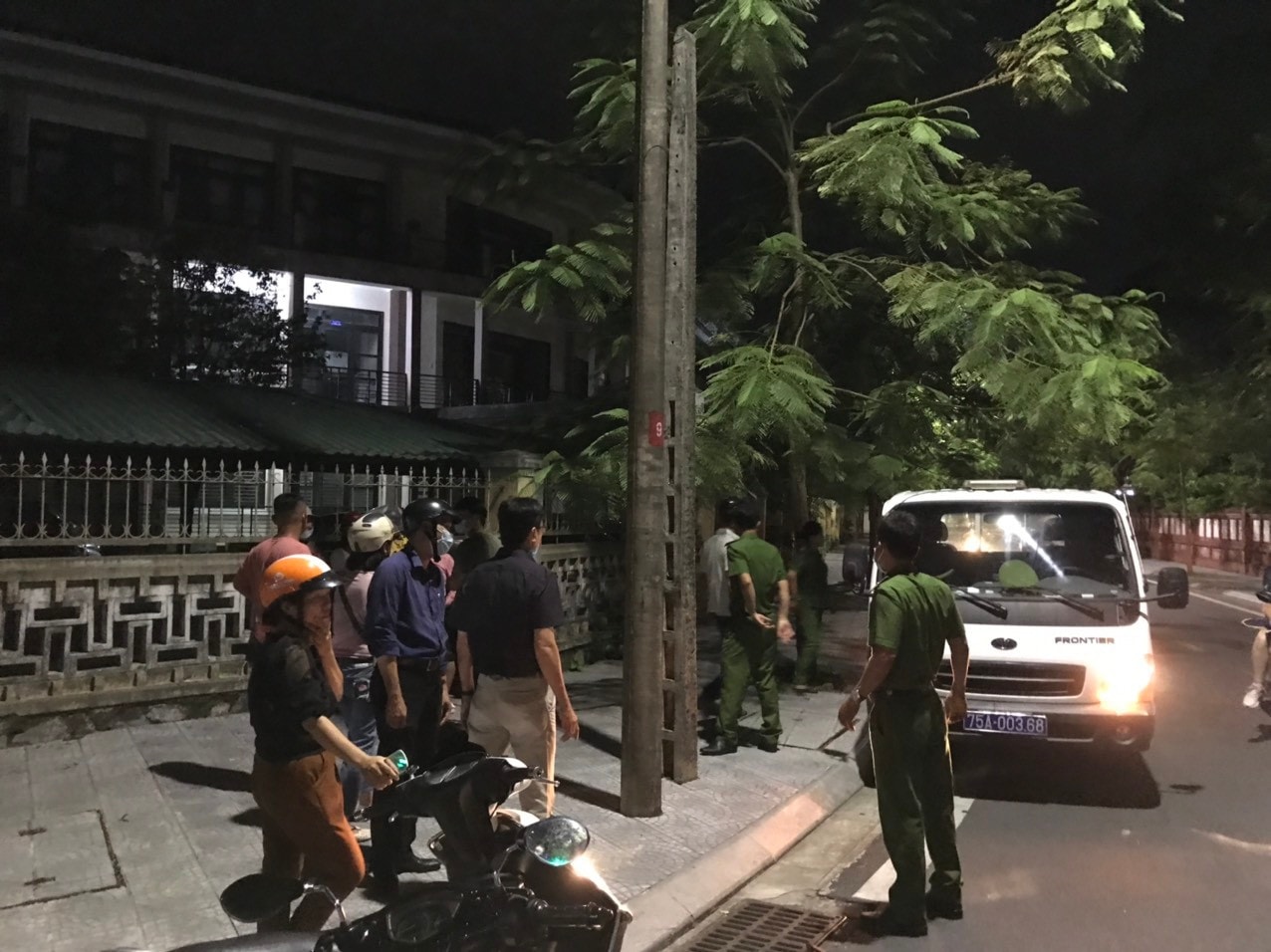 Công an thành phố Huế quyết liệt quét xóa các tụ điểm mại dâm trong công đồng -0