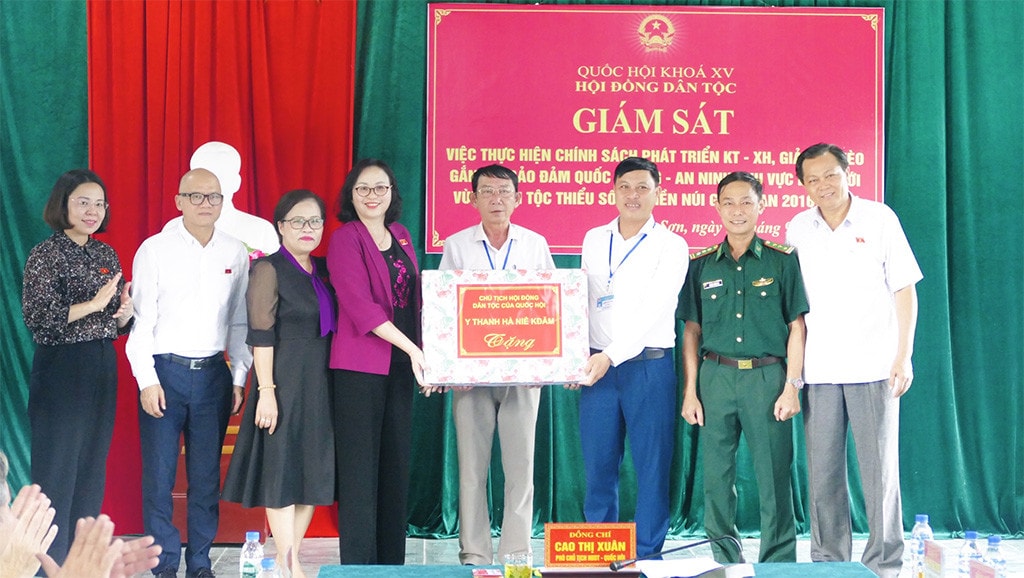Đoàn giám sát của Hội đồng Dân tộc làm việc tại xã Môn Sơn, huyện Con Cuông, Nghệ An -0