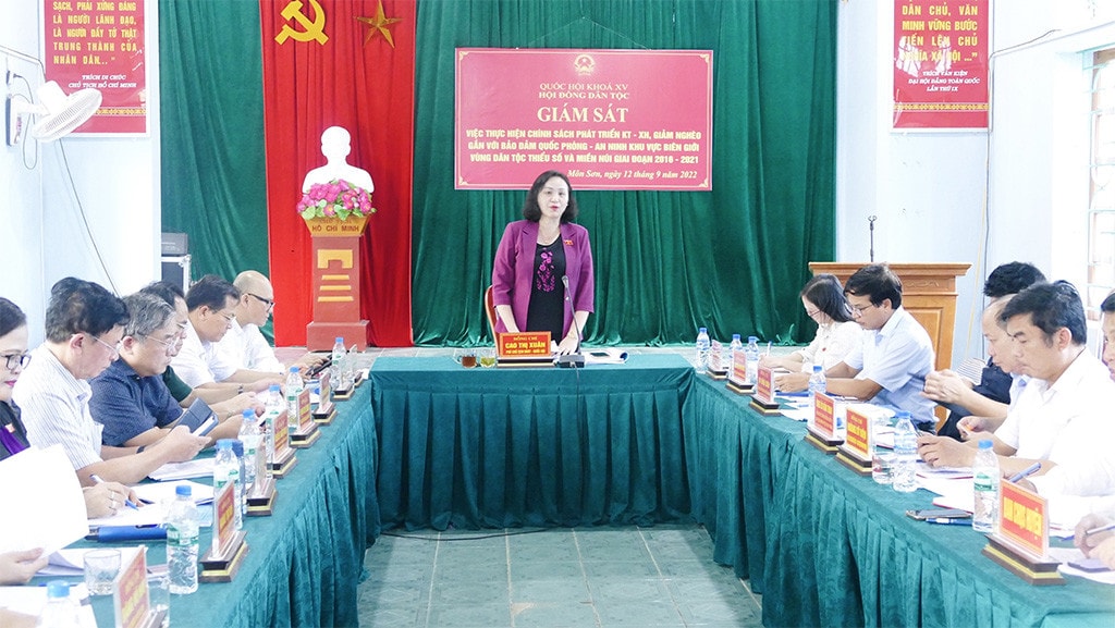 Đoàn giám sát của Hội đồng Dân tộc làm việc tại xã Môn Sơn, huyện Con Cuông, Nghệ An -2