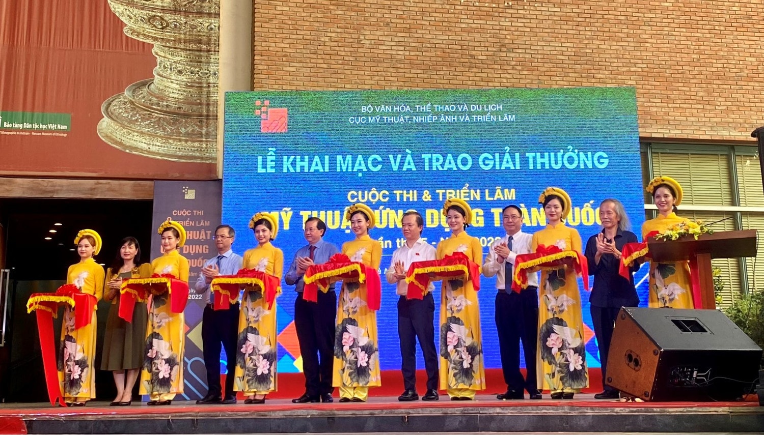 Chiêm ngưỡng tính ứng dụng độc đáo của Triển lãm Mỹ thuật ứng dụng toàn quốc lần thứ 5 -0