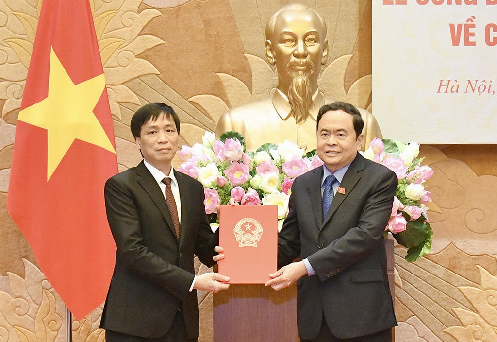 Phó Chủ tịch Thường trực Quốc hội Trần Thanh Mẫn chủ trì Lễ trao Nghị quyết của Ủy ban Thường vụ Quốc hội về công tác cán bộ -2