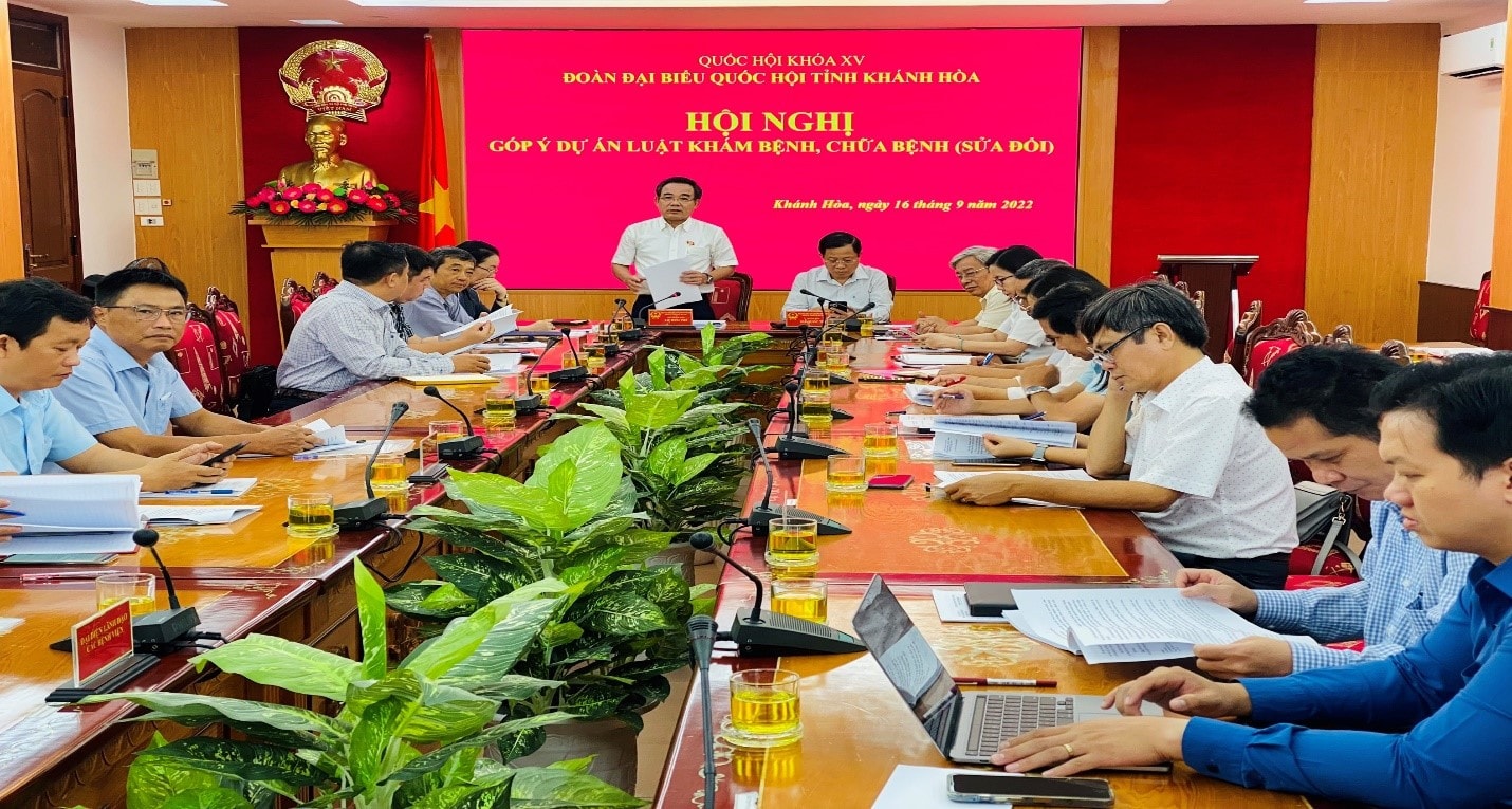 Đoàn ĐBQH tỉnh Khánh Hòa lấy ý kiến góp ý dự án Luật Khám bệnh, chữa bệnh (sửa đổi) -0