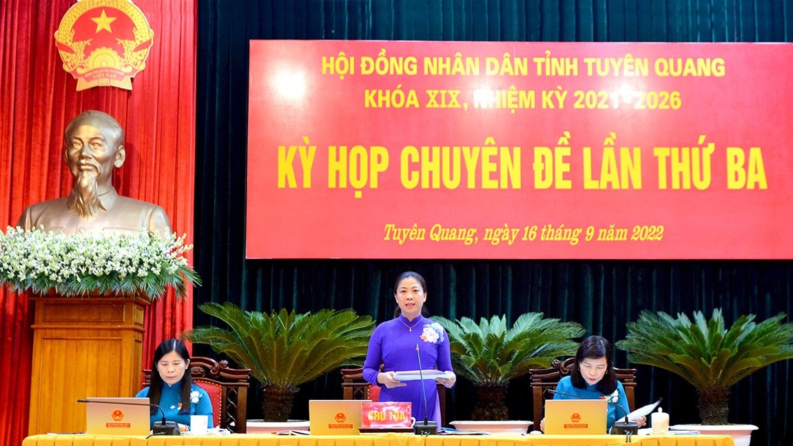 Chủ tọa điều hành kỳ họp