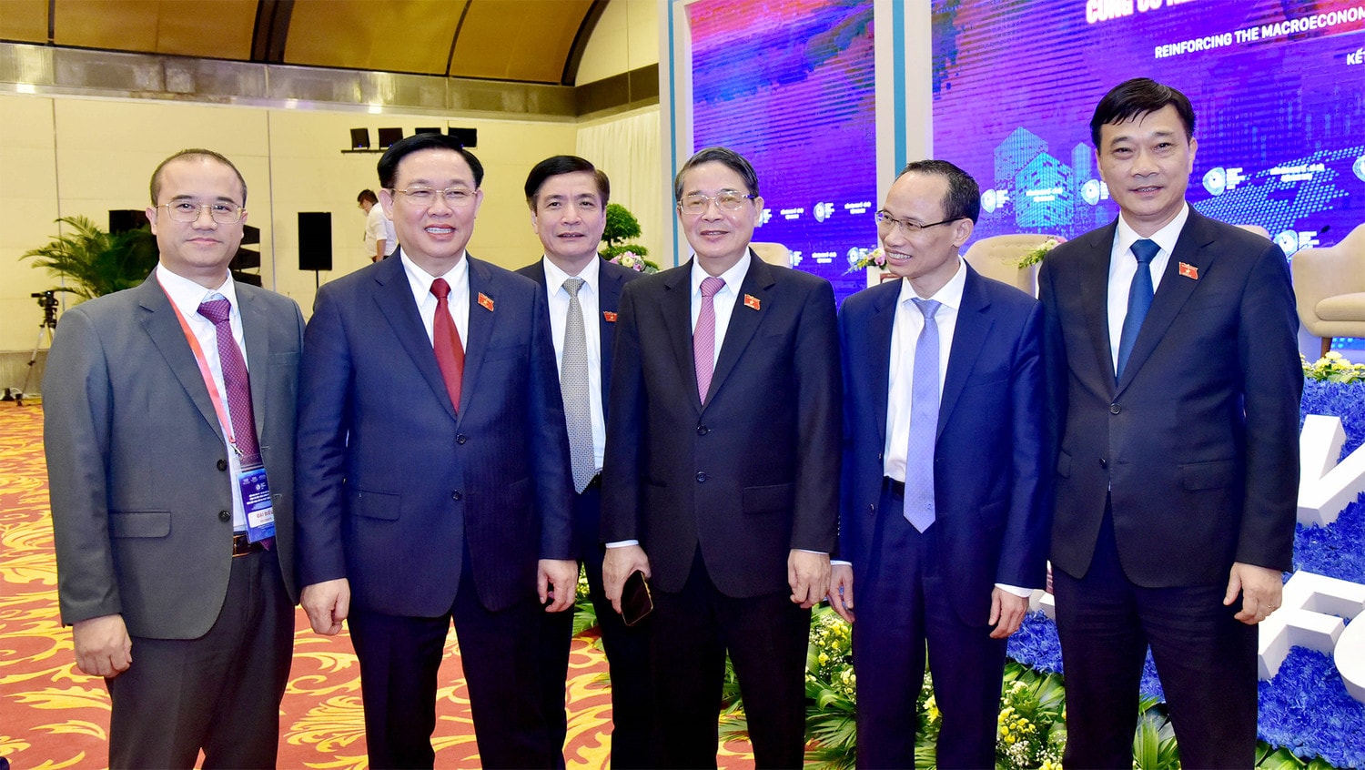 Tập trung mục tiêu trước mắt, nhưng không được quên mục tiêu dài hạn -0