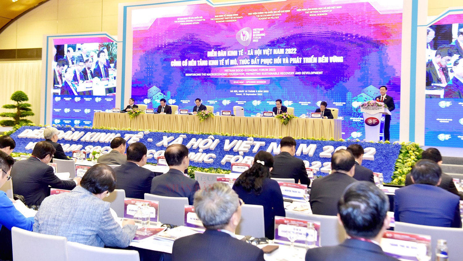 Tập trung mục tiêu trước mắt, nhưng không được quên mục tiêu dài hạn -0