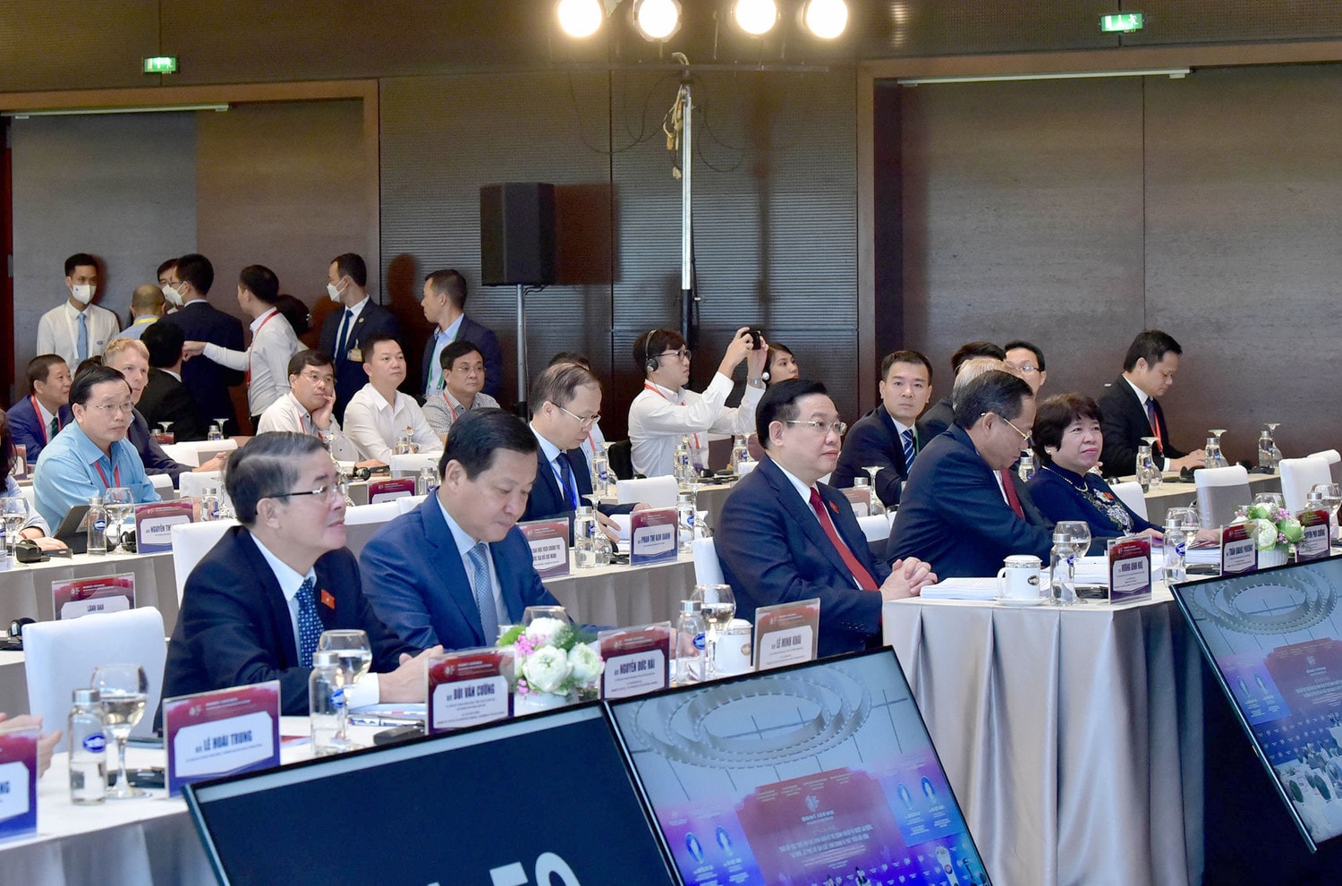 TRỰC TIẾP: Hội thảo chuyên đề 2 Diễn đàn Kinh tế - Xã hội Việt Nam 2022 -0