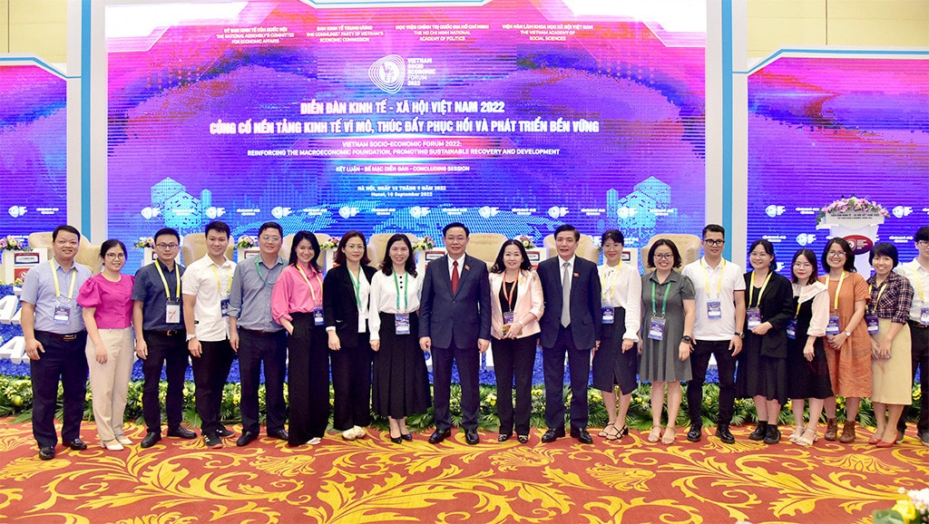Một số hình ảnh Tọa đàm cấp cao “Củng cố nền tảng kinh tế vĩ mô, thúc đẩy phục hồi và phát triển bền vững” -1
