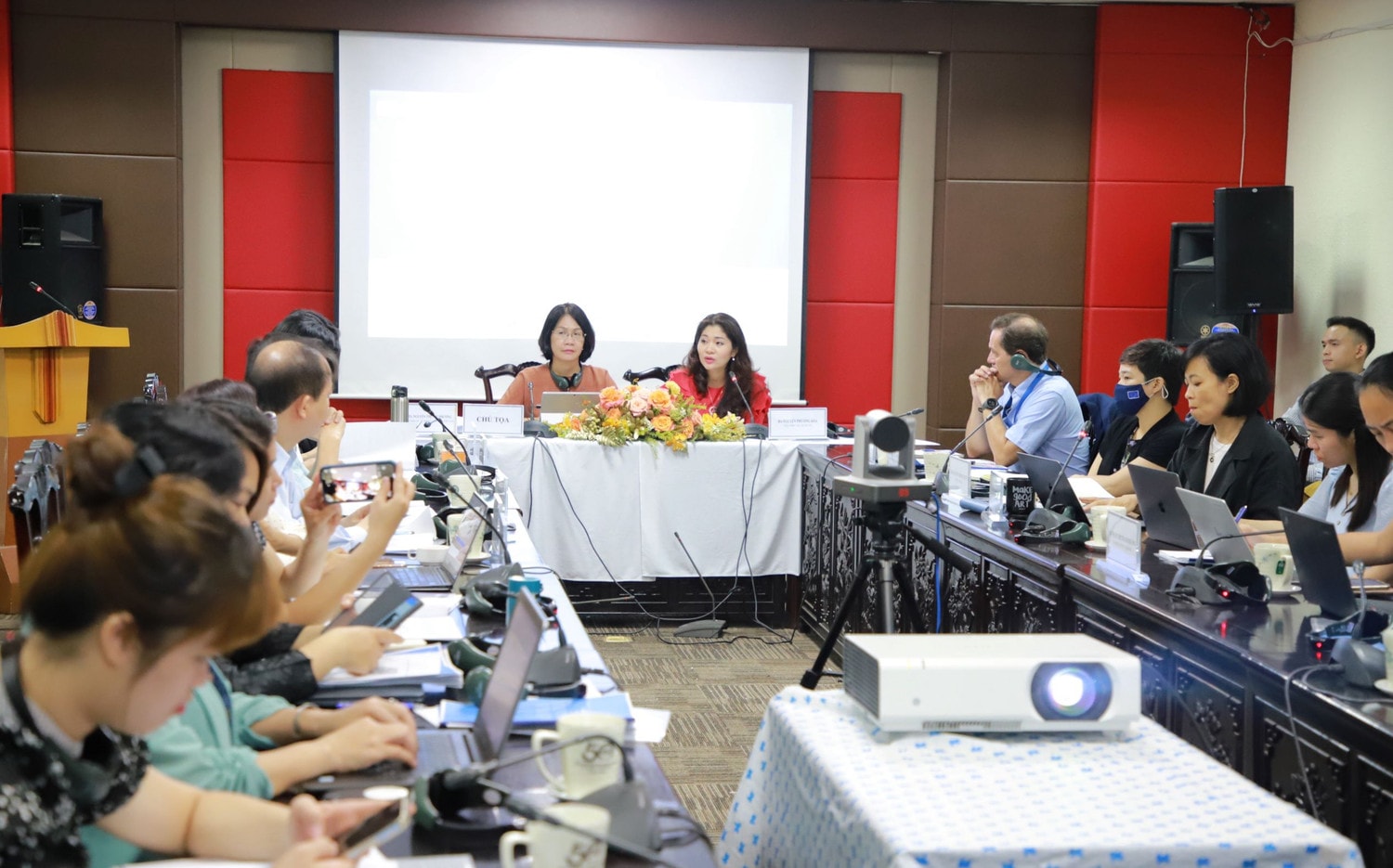 Hội thảo được tổ chức theo hình thức trực tiếp kết hợp trực tuyến Triển khai Bộ Chỉ số Văn hóa|2030 của UNESCO tại Việt Nam và Huế -0
