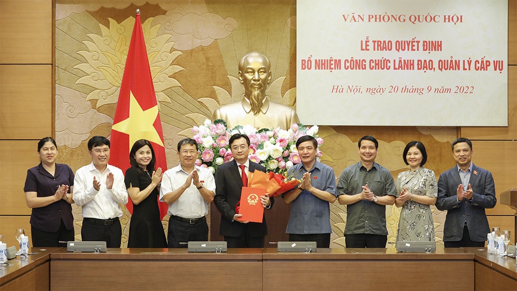 Văn phòng Quốc hội trao quyết định bổ nhiệm công chức, lãnh đạo quản lý cấp vụ -3