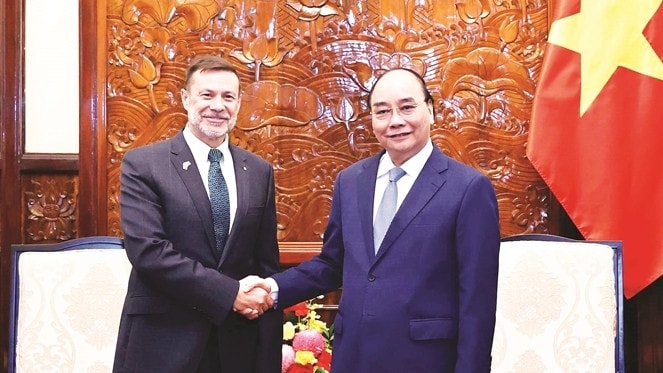 Chủ tịch Nước Nguyễn Xuân Phúc tiếp Đại sứ Australia Andrew John Lech Goledzinowski trình Quốc thư